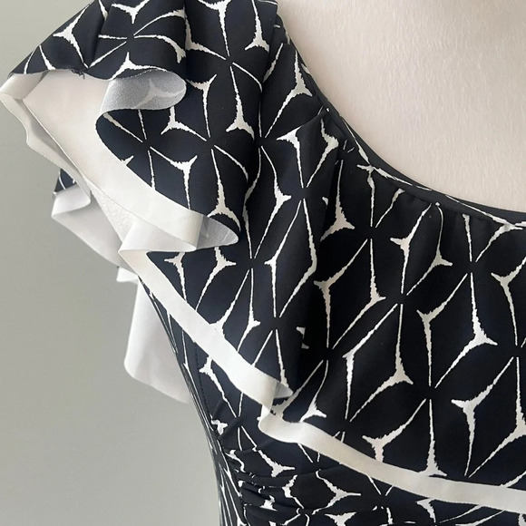 Gottex Profile NWT One Shoulder Ruffle Swimsuit 10 Black White Geometric Print - Picture 4 of 16